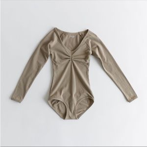 ARQ Paloma Leo in Taupe Size Medium
